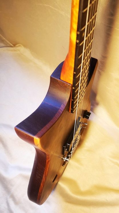 Guitare électrique modèle Nikita